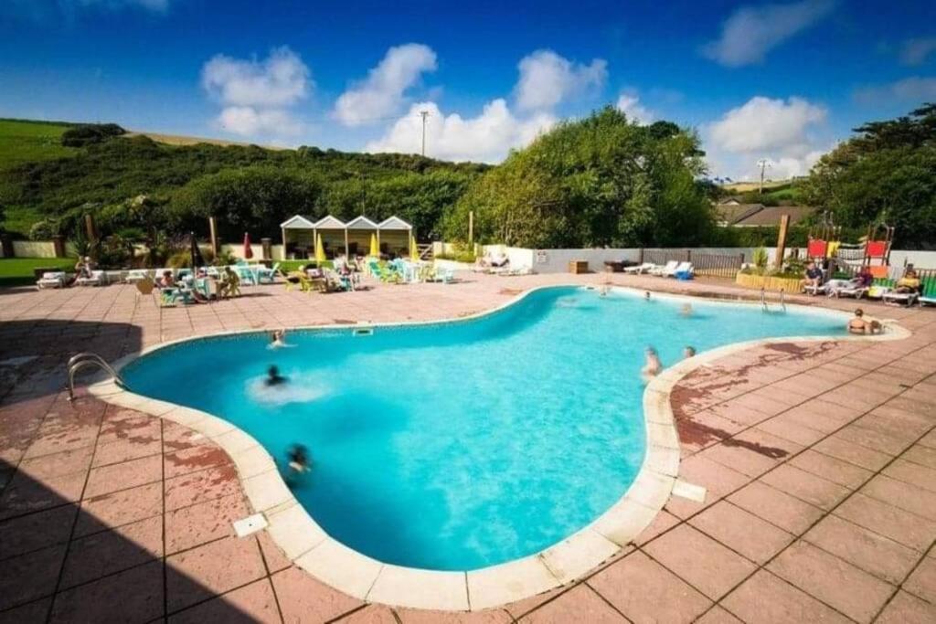8 Sleep Chalet At Newquay Away Resorts Nb168 Eksteriør bilde